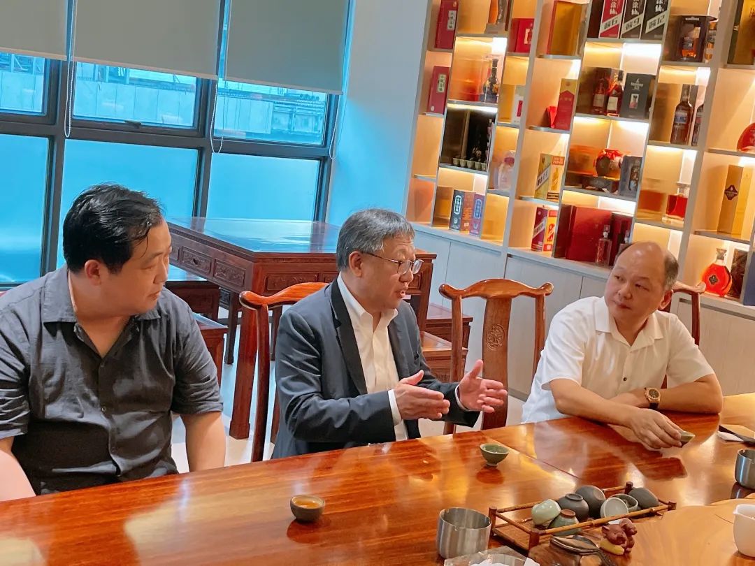 爱丁顿集团中国区董事总经理宋后篪先生一行莅临海南忠华行集团指导工作(图5)
