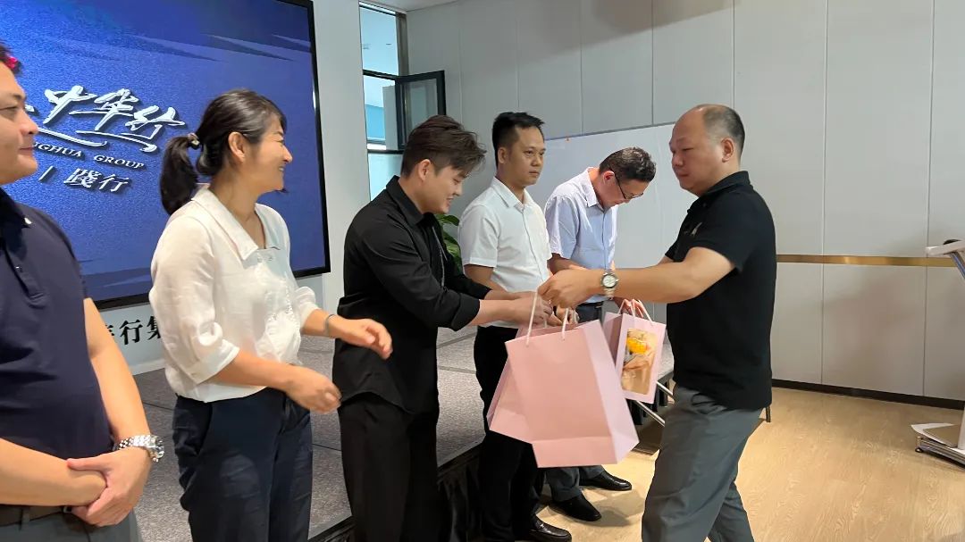 海南忠华行集团第二期培训讲师聘书颁发仪式(图4)