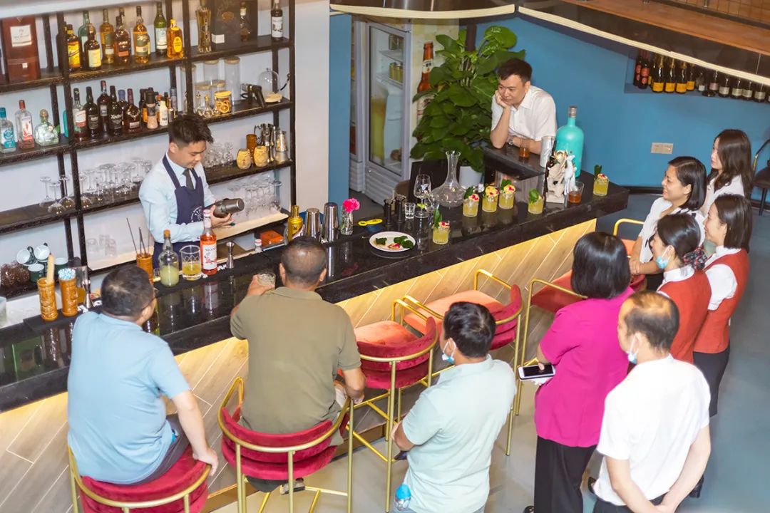 茅台王子酒联合中信银行开展“巅峰共荣，醉美时光”主题沙龙活动(图11)
